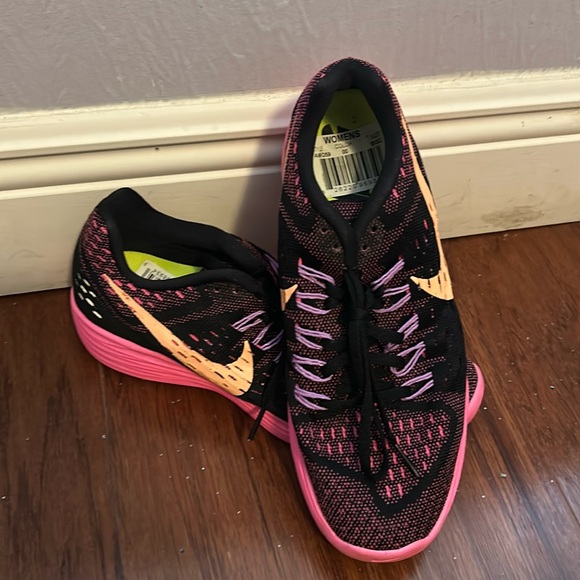 Nike Shoes - Nike Lunar Tempo